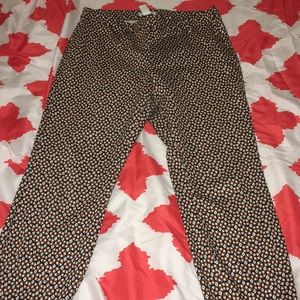 Cropped pants with design